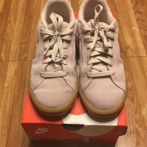 Women’s Nike Royale Suede in Lilac 6.5